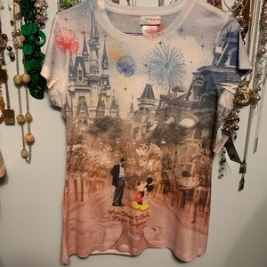 Disney NWT Main Street U.S.A. Magic Kingdom tee